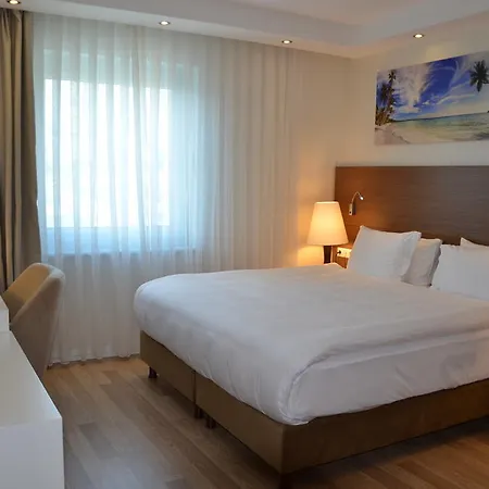 מלון Bika Suites