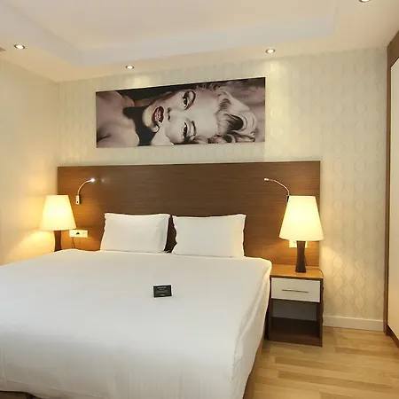 מלון Bika Suites 4*